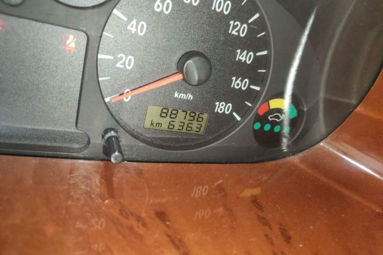 Used JAC Group Refine 2011 2.0L Shuttle Gasoline Comfort Edition HFC4GA3 Odometer Close Up