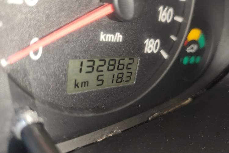 Used JAC Group Refine 2011 2.0L Shuttle Gasoline Standard Edition HFC4GA3 Odometer Close Up