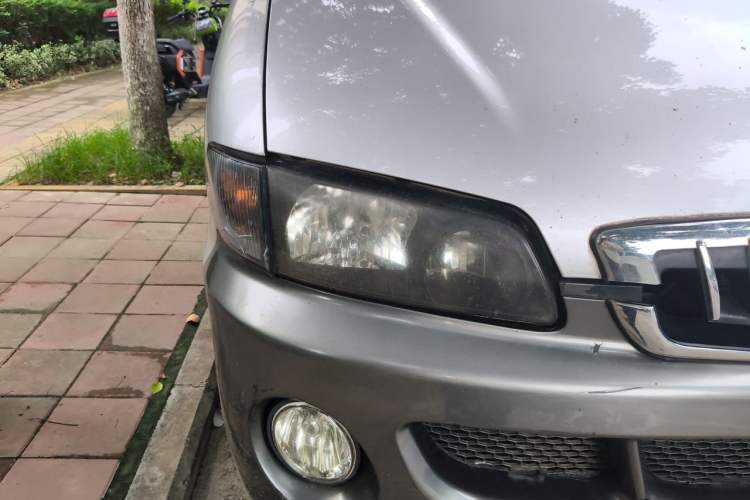 Used JAC Group Refine 2011 2.0L Shuttle Gasoline Standard Edition HFC4GA3 Right Front Headlight