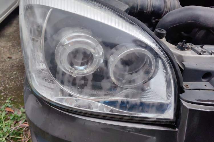 Used JAC Group Refine 2011 2.4L Government Procurement Version Manual Luxury Trim Right Front Headlight