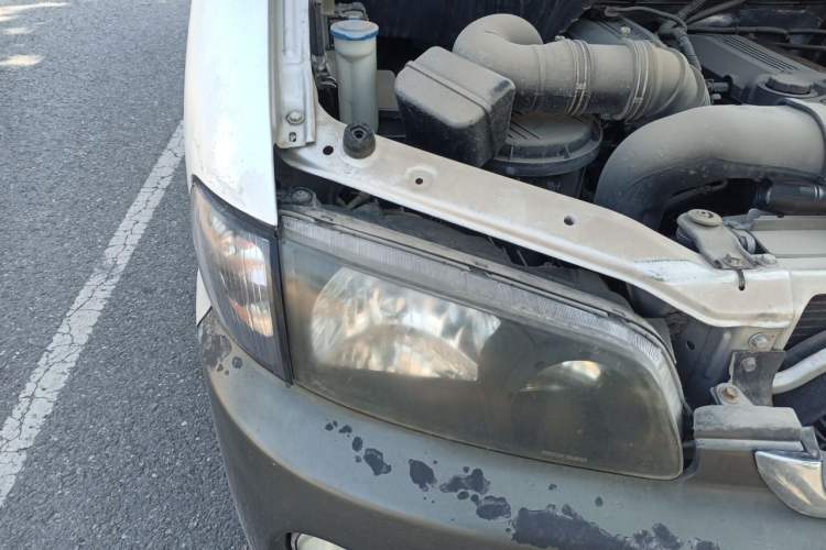 Used JAC Group Refine 2011 2.0L Shuttle Gasoline Standard Edition HFC4GA3 Right Front Headlight