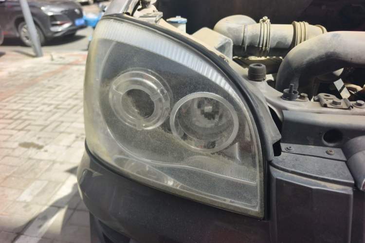 Used JAC Group Refine 2011 2.4L Government Procurement Version Manual Luxury Trim Right Front Headlight