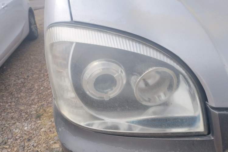 Used JAC Group Refine 2011 2.4L Government Procurement Version Manual Luxury Trim Right Front Headlight