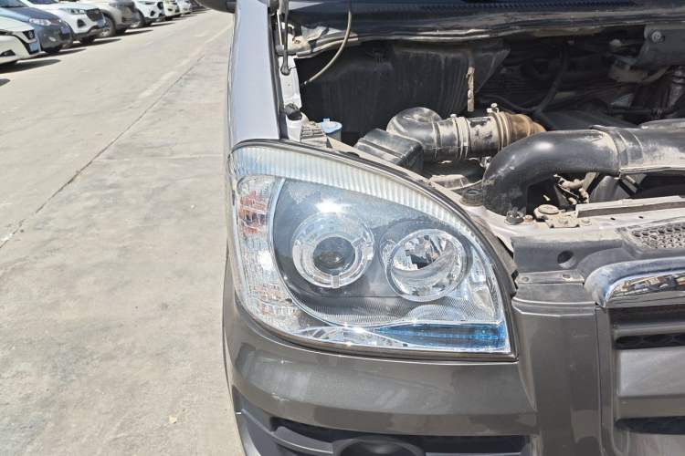 Used JAC Group Refine 2011 2.4L Government Procurement Version Manual Luxury Trim Right Front Headlight