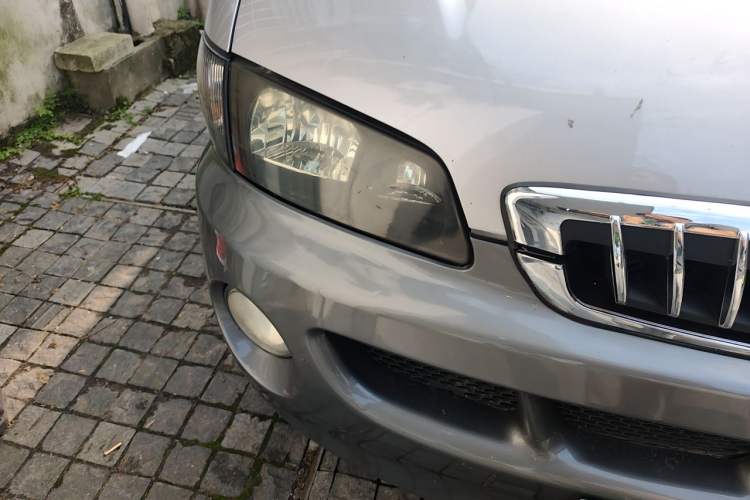 Used JAC Group Refine 2011 2.0L Shuttle Gasoline Standard Edition HFC4GA3 Right Front Headlight