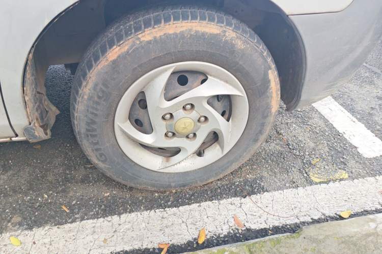 Used JAC Group Refine 2011 2.0L Shuttle Gasoline Comfort Edition HFC4GA3 Right Front Wheel Hub
