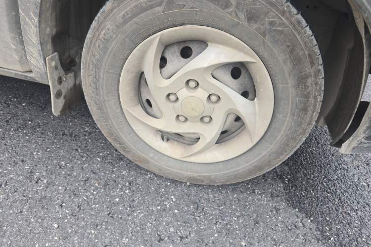Used JAC Group Refine 2011 2.0L Government Procurement Version Manual Luxury Trim Right Front Wheel Hub