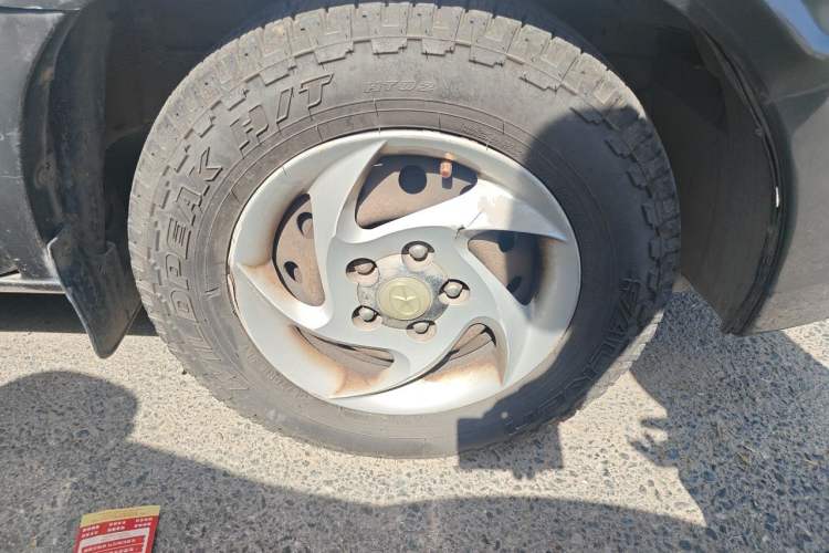 Used JAC Group Refine 2011 2.4L Government Procurement Version Manual Luxury Trim Right Front Wheel Hub