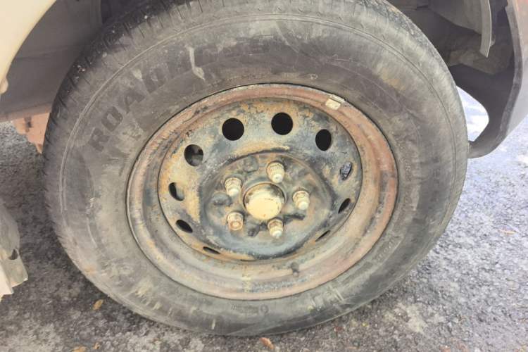 Used JAC Group Refine 2011 2.0L Shuttle Gasoline Comfort Edition HFC4GA3 Right Front Wheel Hub