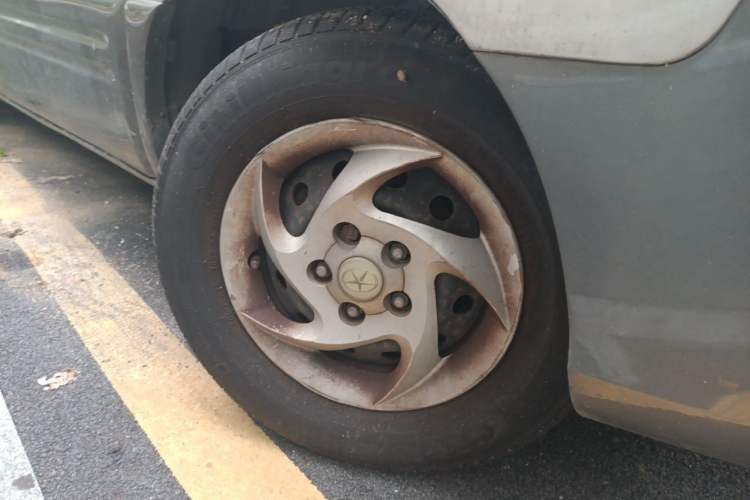 Used JAC Group Refine 2011 2.0L Shuttle Gasoline Standard Edition HFC4GA3 Right Front Wheel Hub
