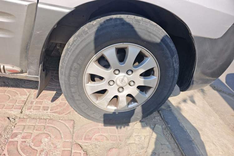 Used JAC Group Refine 2011 2.0L Shuttle Gasoline Comfort Edition HFC4GA3 Right Front Wheel Hub