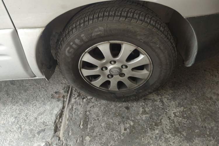 Used JAC Group Refine 2011 2.0L Shuttle Gasoline Standard Edition HFC4GA3 Right Front Wheel Hub