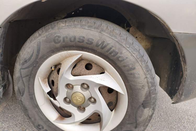 Used JAC Group Refine 2011 2.0L Shuttle Gasoline Standard Edition HFC4GA3 Right Front Wheel Hub