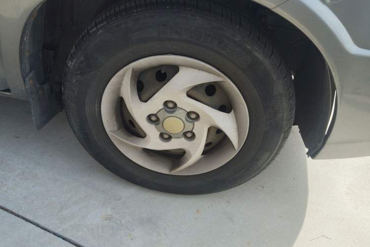 Used JAC Group Refine 2011 2.4L Government Procurement Version Manual Luxury Trim Right Front Wheel Hub