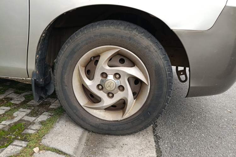 Used JAC Group Refine 2011 2.8T Shuttle Diesel Standard Version HFC4DA1-2B1 Right Front Wheel Hub