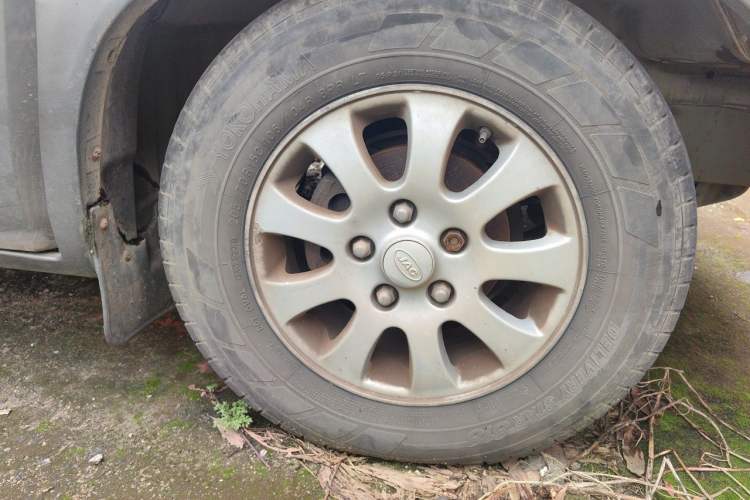 Used JAC Group Refine 2011 2.4L Government Procurement Version Manual Luxury Trim Right Front Wheel Hub
