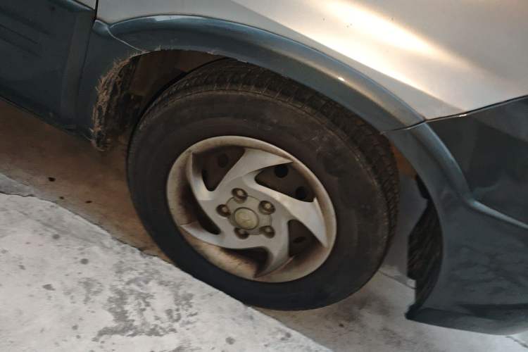 Used JAC Group Refine 2011 2.4L Colorful Journey Gasoline Standard Edition HFC4GA1-C Right Front Wheel Hub