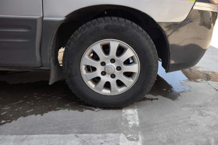 Used JAC Group Refine 2011 2.4L Colorful Journey Gasoline Standard Edition HFC4GA1-C Right Front Wheel Hub