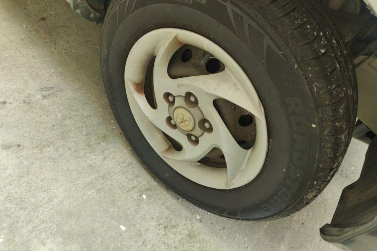 Used JAC Group Refine 2011 2.0L Shuttle Gasoline Comfort Edition HFC4GA3 Right Front Wheel Hub