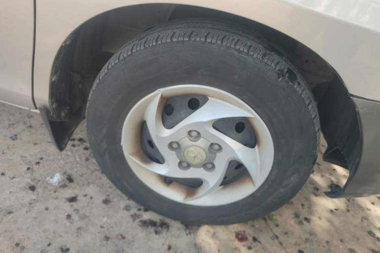 Used JAC Group Refine 2011 2.0L Shuttle Gasoline Comfort Edition HFC4GA3 Right Front Wheel Hub