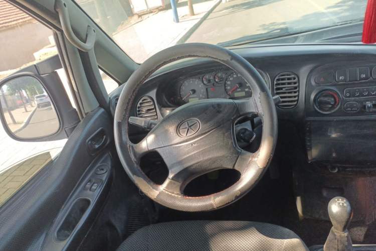 Used JAC Group Refine 2011 2.0L Shuttle Gasoline Standard Edition HFC4GA3 Steering Wheel
