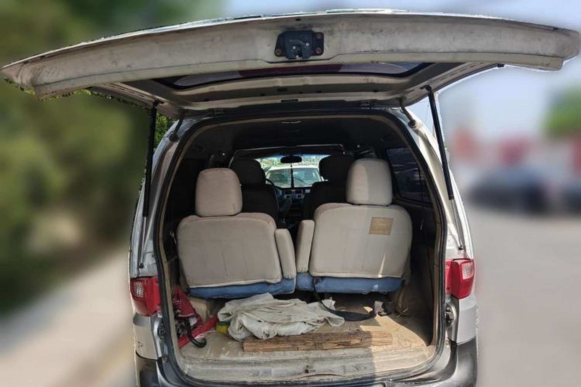 Used JAC Group Refine 2011 2.4L Colorful Journey Gasoline Comfort Edition HFC4GA1-C Trunk