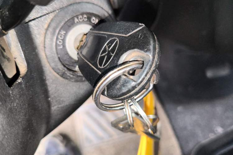 Used JAC Group Refine 2011 2.0L Shuttle Gasoline Standard Edition HFC4GA3 Vehicle Key