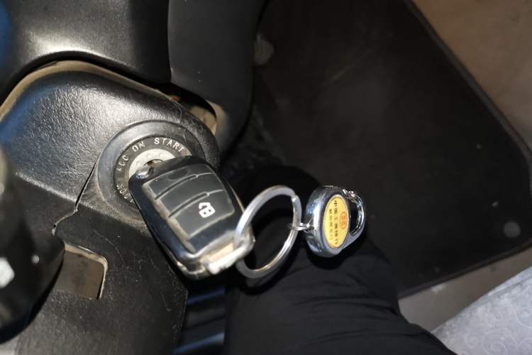 Used JAC Group Refine 2011 2.0L Shuttle Gasoline Comfort Edition HFC4GA3 Vehicle Key