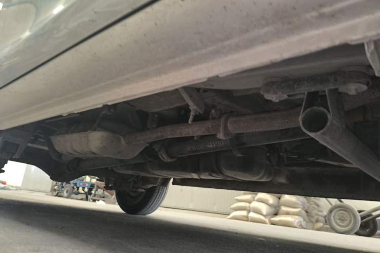 Used JAC Group Refine 2012 2.0L Timeless Edition HFC4GA3 Chassis Front Right