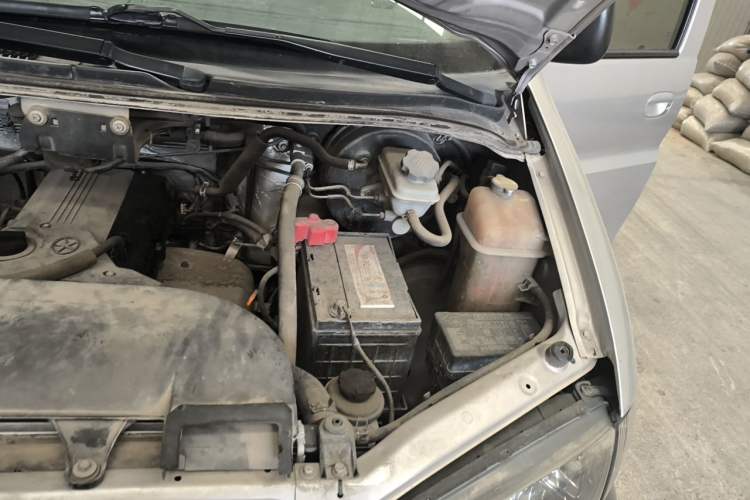 Used JAC Group Refine 2012 2.0L Timeless Edition HFC4GA3 Engine Bay Left