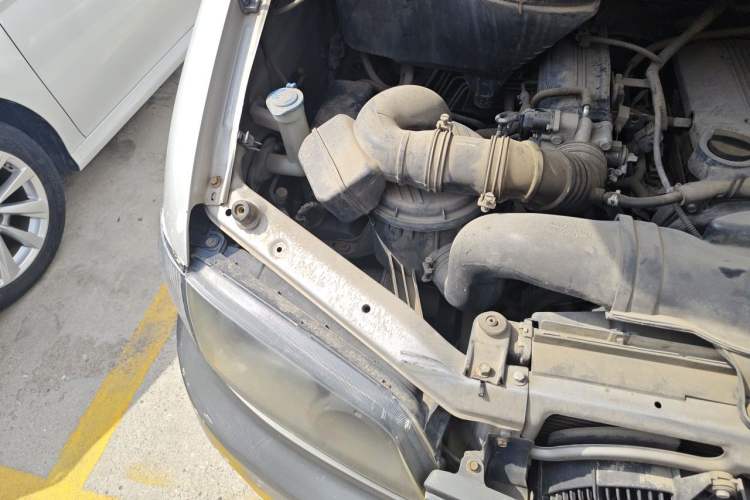 Used JAC Group Refine 2012 2.0L Timeless Edition HFC4GA3 Engine Bay Right