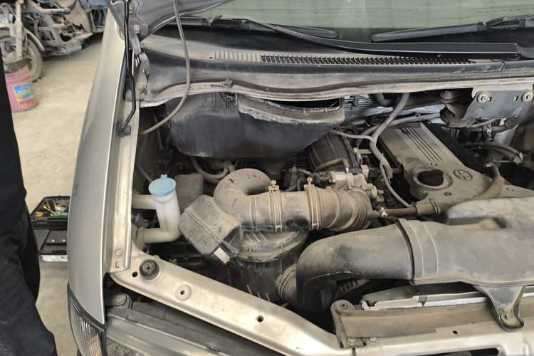 Used JAC Group Refine 2012 2.0L Timeless Edition HFC4GA3 Engine Bay Right