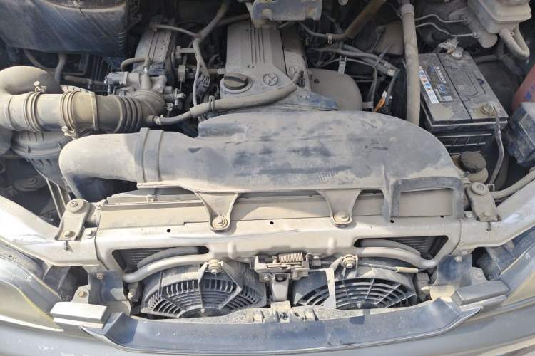 Used JAC Group Refine 2012 2.0L Timeless Edition HFC4GA3 Engine Bay