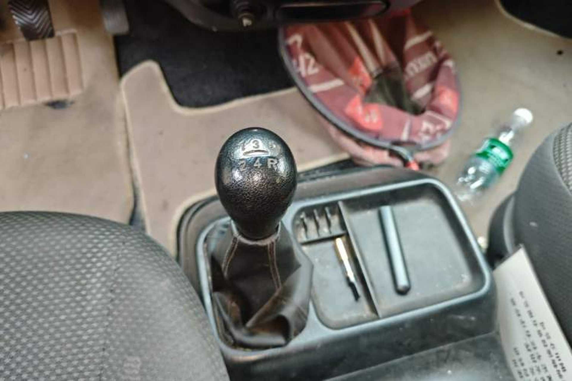 Used JAC Group Refine 2012 2.0L Timeless Edition HFC4GA3 Gear Lever