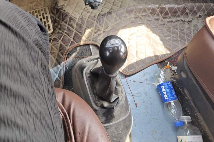 Used JAC Group Refine 2012 2.0L Timeless Edition HFC4GA3 Gear Lever