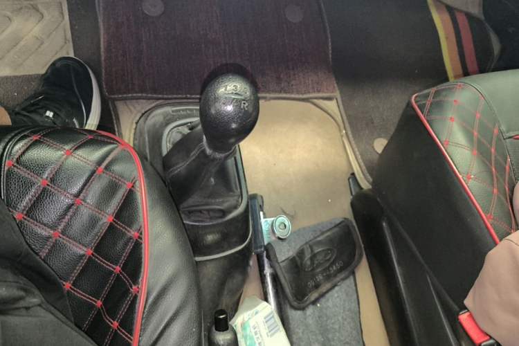 Used JAC Group Refine 2012 2.0L Timeless Edition HFC4GA3 Gear Lever