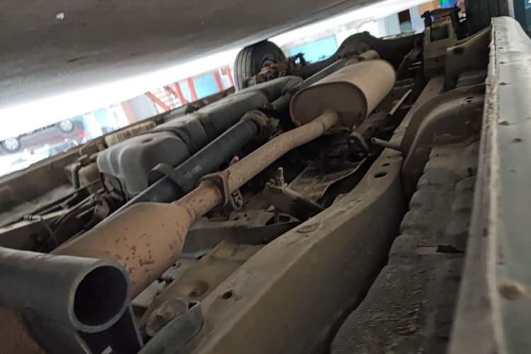 Used JAC Group Refine 2012 1.9T Shuttle Diesel Comfort Version HFC4DB1-2C Chassis Front Right