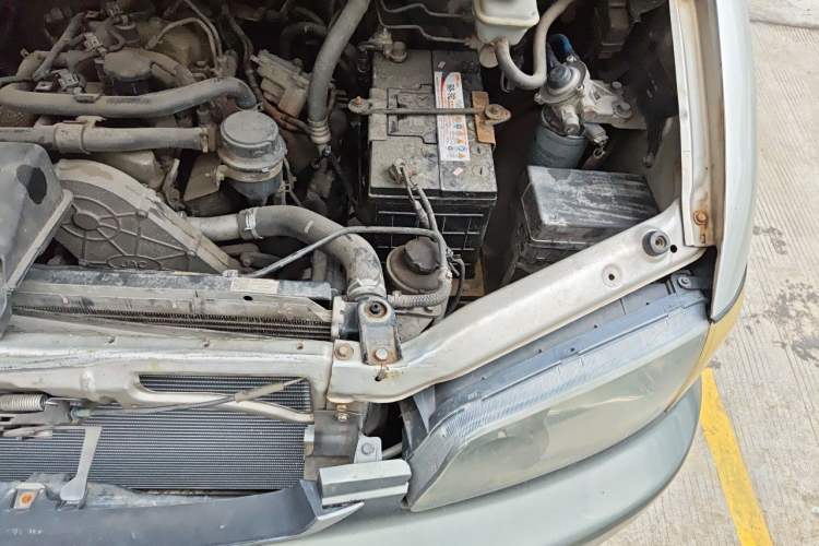 Used JAC Group Refine 2012 1.9T Shuttle Diesel Comfort Version HFC4DB1-2C Engine Bay Left