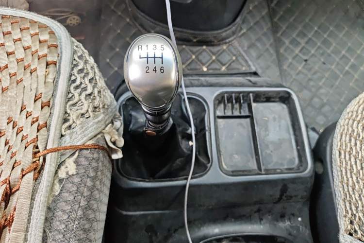 Used JAC Group Refine 2012 1.9T Shuttle Diesel Comfort Version HFC4DB1-2C Gear Lever