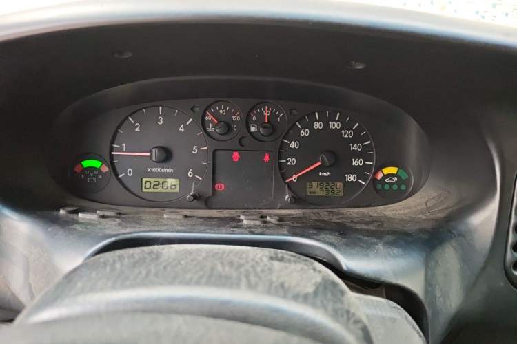 Used JAC Group Refine 2012 1.9T Shuttle Diesel Comfort Version HFC4DB1-2C Odometer Close Up