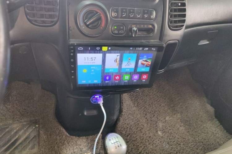 Used JAC Group Refine 2012 1.9T Shuttle Diesel Comfort Version HFC4DB1-2C Audio And AC Panel