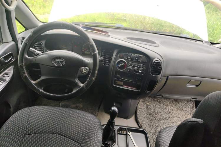 Used JAC Group Refine 2012 2.0L Timeless Edition HFC4GA3 Center Console