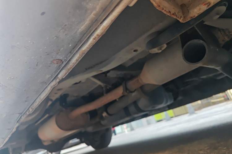 Used JAC Group Refine 2012 1.9T Shuttle Diesel Comfort Version HFC4DB1-2C Chassis Front Right