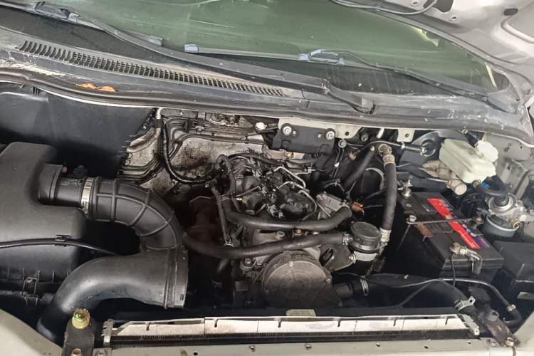 Used JAC Group Refine 2012 1.9T Shuttle Diesel Standard Model HFC4DB1-2C Engine Bay