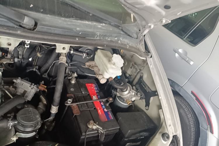 Used JAC Group Refine 2012 1.9T Shuttle Diesel Standard Model HFC4DB1-2C Engine Bay Left