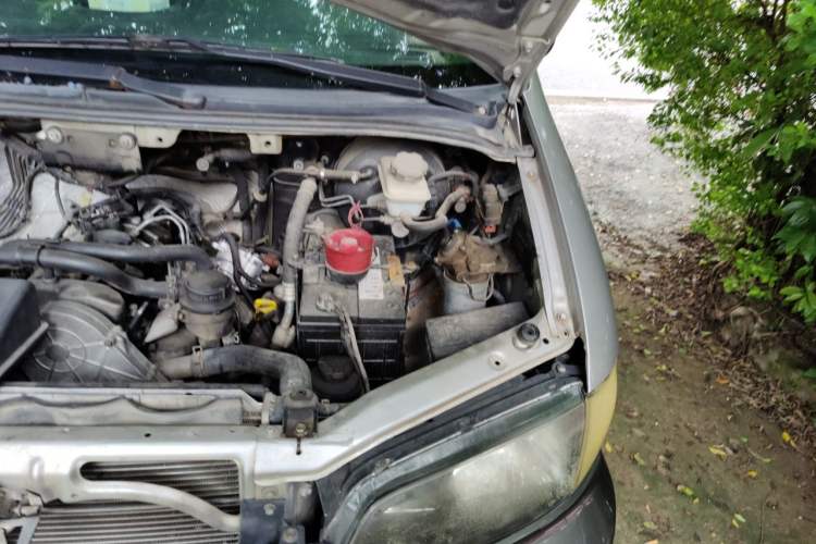 Used JAC Group Refine 2012 1.9T Shuttle Diesel Comfort Version HFC4DB1-2C Engine Bay Left