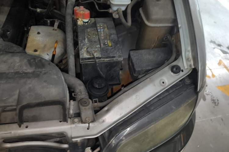 Used JAC Group Refine 2012 2.0L Timeless Edition HFC4GA3 Engine Bay Left