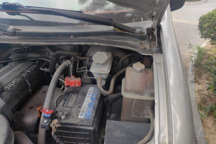 Used JAC Group Refine 2012 2.0L Timeless Edition HFC4GA3 Engine Bay Left
