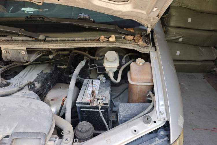 Used JAC Group Refine 2012 2.0L Timeless Edition HFC4GA3 Engine Bay Left