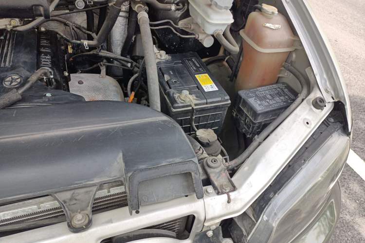 Used JAC Group Refine 2012 2.0L Timeless Edition HFC4GA3 Engine Bay Left